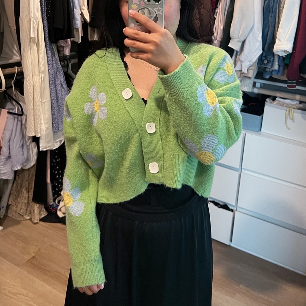 Green Daisy Cropped Cardigan